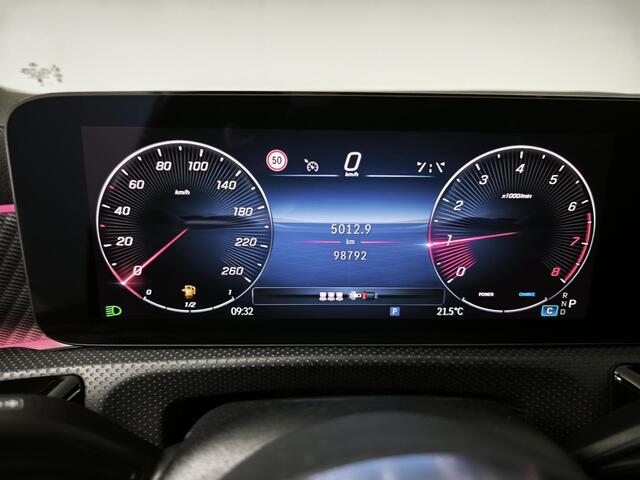 Mercedes-Benz CLA-KLASSE 180 Luxury Line | Panoramadak | Leder | Wide screen |
