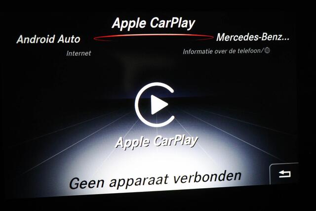 Mercedes-Benz CLA-KLASSE 180 Business Solution AMG | PANORAMADAK | STOELVERWARMING | APPLE | NAVIGATIE | CAMERA