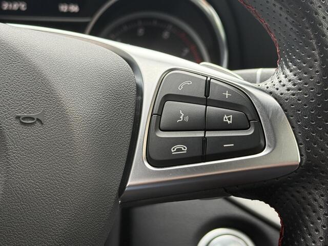 Mercedes-Benz CLA-KLASSE 180 Automaat AMG Line l Pano l Camera l Navi l AMG Lichtmetaal