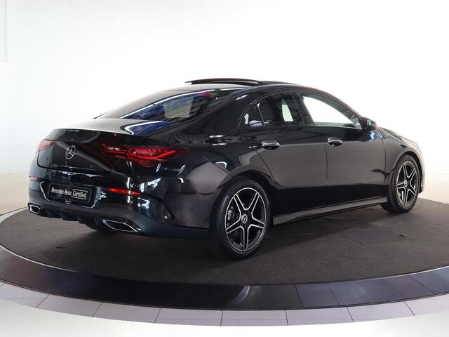 Mercedes-Benz CLA-KLASSE 180 Star Edition AMG Line | Panoramadak | Night | Distronic | Night | Dodehoekassistent |