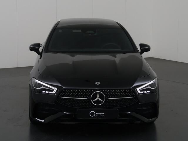 Mercedes-Benz CLA-KLASSE 180 Star Edition AMG NIGHT | Panoramadak | Sfeerverlichting | Achteruitrijcamera | Stoelverwarming | Night Pakket |