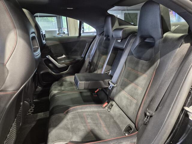 Mercedes-Benz CLA-KLASSE 180 Business Solution AMG Panorama | Camera | Digidash | HiFi | Zeer nette auto