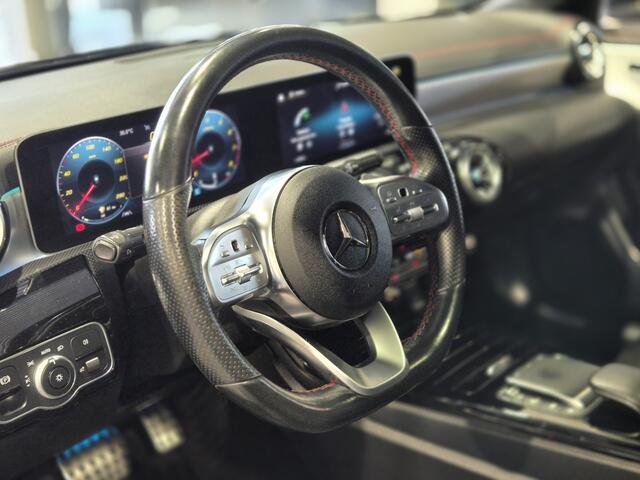 Mercedes-Benz CLA-KLASSE 180 Business Solution AMG Panorama | Camera | Digidash | HiFi | Zeer nette auto