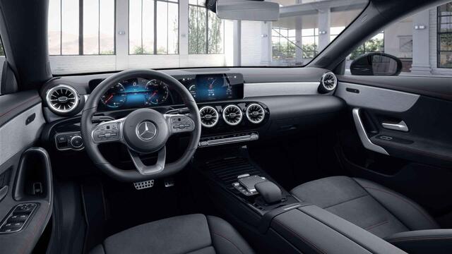 Mercedes-Benz CLA-KLASSE 180 Business Solution AMG | Night | Panoramadak | Memory | Keyless | Multibeam |