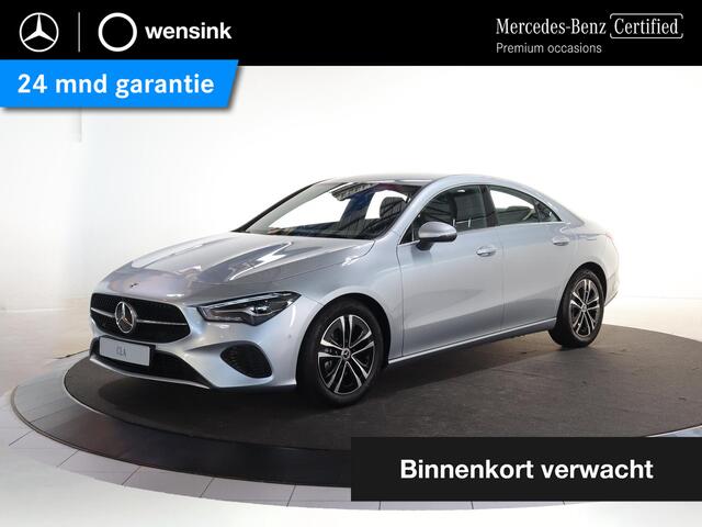 Mercedes-Benz CLA-KLASSE 180 Star Edition LIMITED | Stoelverwarming | Achteruitrijcamera | LED koplampen | MBUX |