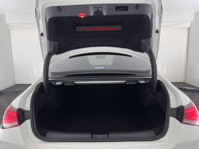 Mercedes-Benz CLA-KLASSE 180 d Premium Plus (INCL-BTW) Aut. *PANO | LEATHER-MICROFIBRE | FULL-LED | AMBIENTLIGHT | HEATED-SPORTSEATS | WIDESCREEN-COCKPIT | DAB+ | NAVI-FULLMAP | CAMERA | PRIVACYGLASS | 19''ALU*