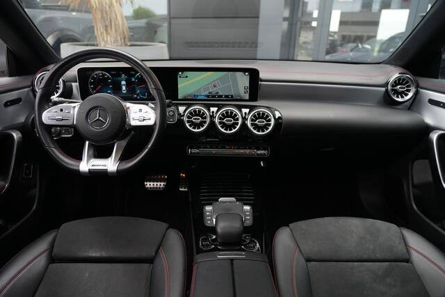 Mercedes-Benz CLA-KLASSE 200 Business Solution AMG 164pk Panoramdak/Stoelverwarming/Camera