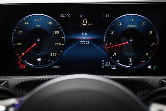 Mercedes-Benz CLA-KLASSE 180 Business Solution AMG | PANORAMADAK | MATRIX LED | DAB | SFEERVERLICHTING
