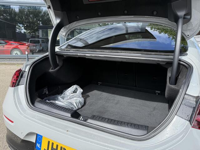 Mercedes-Benz CLA-KLASSE 250+ Launch Edition 85.5 kWh AMG| NIEUW MODEL| 11.000KM!| ELEKTRISCHE STOELEN| CAMERA| DODE HOEK| FABRIEKSGARANTIE MERCEDES| ORIGINEEL NEDERLANDS NAP| ALPINE GRIJS| 19 INCH VELGEN|