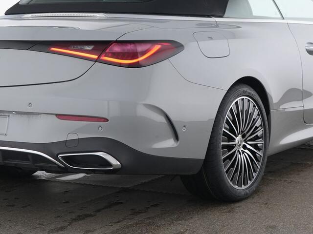 Mercedes-Benz CLE Cabriolet 180 AMG Line AMG Line | Ledkoplampen | Memory pakket voorstoelen | (19 inch) multispaaks lichtmetalen AMG velgen. Inclusief 24 maanden MB Certified garantie voor Europa.