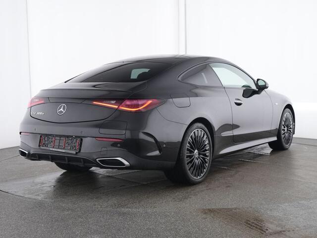 Mercedes-Benz CLE Coupé 300 e AMG Plug-In Hybride Edition AMG-Line | Night Pakket | Trekhaak | Burmester® | Digitaal Licht | Distronic | Stuur en Stoelverwarming. Inclusief 24 maanden Mercedes-Benz Certified garantie voor Europa.