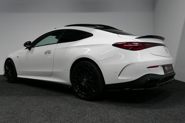 Mercedes-Benz CLE Coupé 300 e AMG Line / E53 AMG Look / Maxton design Bodykit / Panoramadak / Elektr. verstelbare voorstoelen + memory / Digital Light (Laser) / Apple Carplay - Android Auto / Stoelverwarming / Ambienteverlichting / 20'' LMV / Stuurwiel verwarming / Night pakket