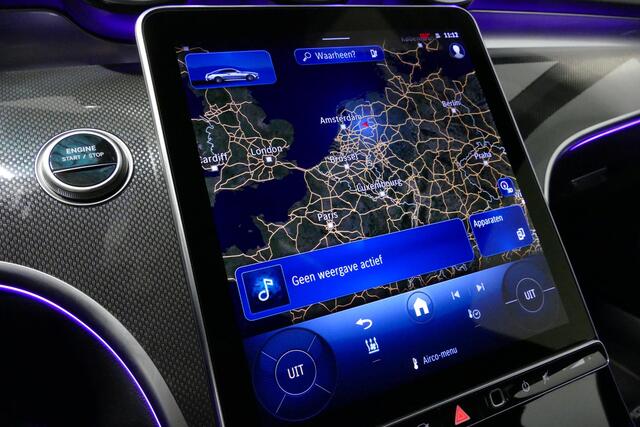 Mercedes-Benz CLE Coupé 300 e AMG Line / E53 AMG Look / Maxton design Bodykit / Panoramadak / Elektr. verstelbare voorstoelen + memory / Digital Light (Laser) / Apple Carplay - Android Auto / Stoelverwarming / Ambienteverlichting / 20'' LMV / Stuurwiel verwarming / Night pakket