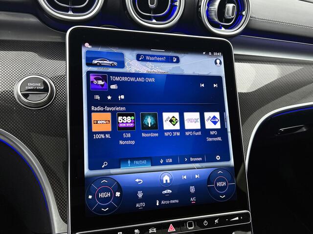 Mercedes-Benz CLE Coupé 300 e AMG Plug-In Hybride AMG Line Premium | Night Pakket | Rijassistentiepakket plus | Distronic | Panorama Schuif-Kanteldak. Inclusief 24 maanden MB Certified garantie voor Europa.