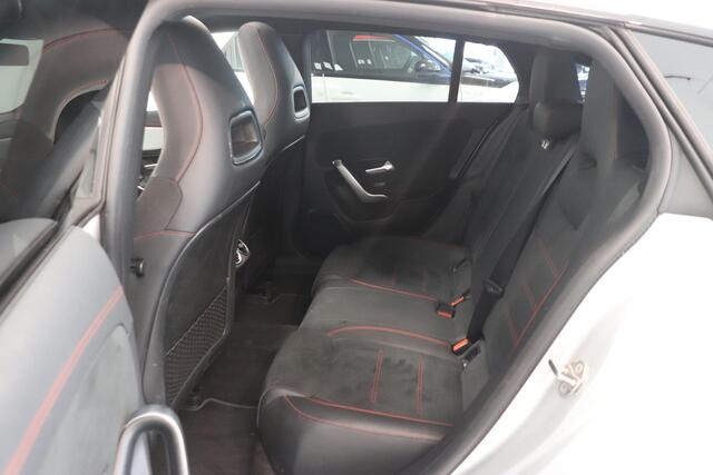 Mercedes-Benz Cla Shooting Brake 250 e Business Solution AMG Limited | Panoramadak | Adaptieve Cruise | Camera | SoH 97,8% | AppleCarplay |