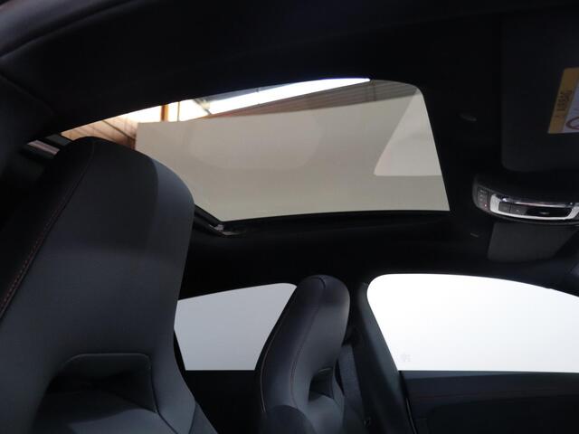 Mercedes-Benz Cla Shooting Brake 250e AMG Line | Panoramaschuifdak | Night | Achteruitrijcamera| Stoelverwarming voor | LED koplampen | Afneembare Trekhaak | Apple Carplay / Android auto