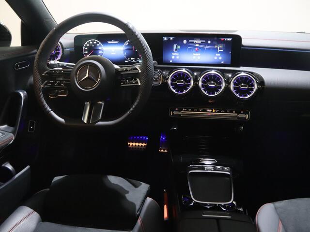 Mercedes-Benz Cla Shooting Brake 250e AMG Line | Panoramaschuifdak | Night | Achteruitrijcamera| Stoelverwarming voor | LED koplampen | Afneembare Trekhaak | Apple Carplay / Android auto
