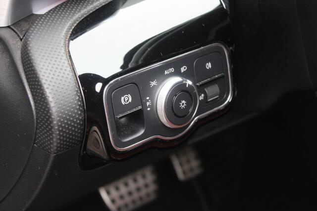 Mercedes-Benz Cla Shooting Brake 200 Business Solution AMG