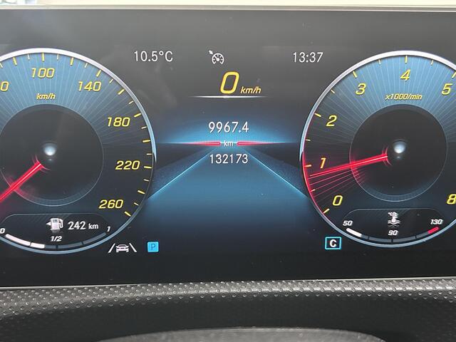 Mercedes-Benz Cla Shooting Brake 180 Advantage AMG | PANORAMADAK | NAVIGATIE | ACHTERUITRIJCAMERA | PARKEERSENSOREN