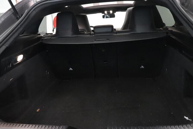 Mercedes-Benz Cla Shooting Brake 180 Business Solution AMG | Panoramadak | Trekhaak | 18"Lichtmetaal | LED koplampen |