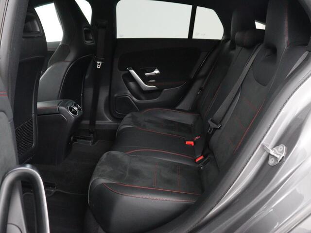 Mercedes-Benz Cla Shooting Brake 250e AMG Limited | Stoelverwarming | Carplay | Leder/Alcantara | Camera | Sfeerverlichting | Navigatie | Park Assist | Widescreen | Dodehoek detectie | PHEV | Plug In