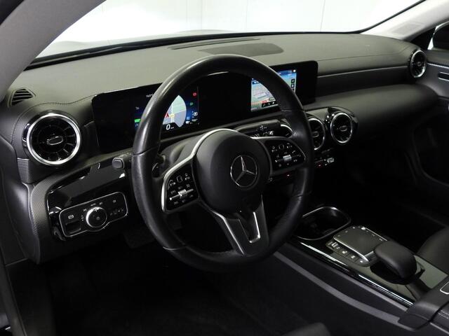 Mercedes-Benz Cla Shooting Brake 250e Advantage NAVI/CAMERA/NIGHT/LED/18"LMV!
