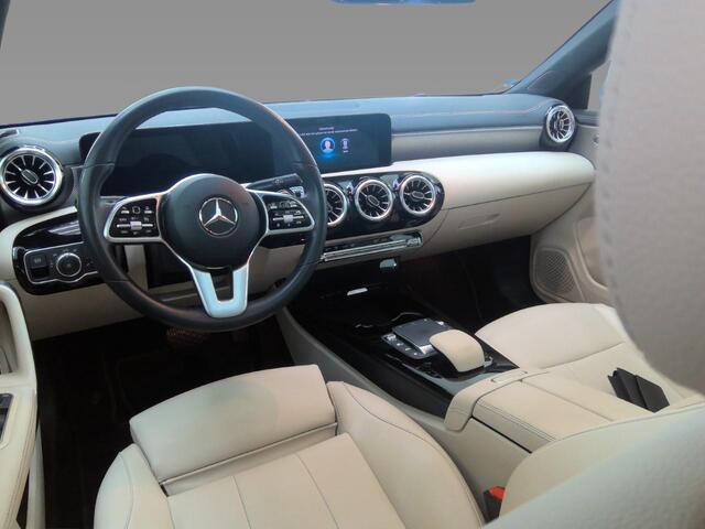 Mercedes-Benz Cla Shooting Brake 180 Business Solution Luxury 2e-Eig & Keurig-Onderh. BOVAG-Garantie. NL-Auto