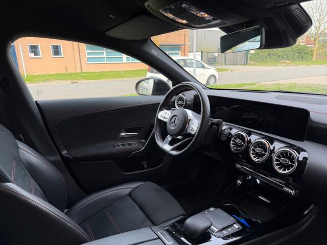 Mercedes-Benz Cla Shooting Brake 250 e AMG Roségoud | Head up | Sfeer | ACC
