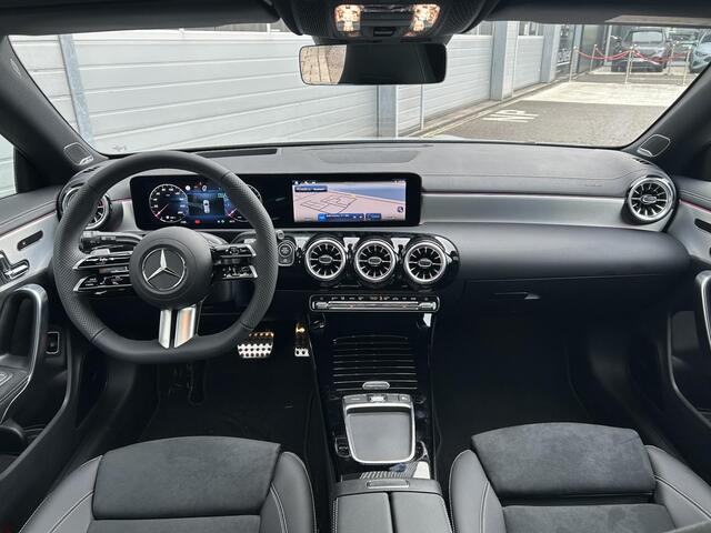 Mercedes-Benz Cla Shooting Brake 180 Business Solution AMG | AMG Plus Pakket | Night Pakket | Panoramadak | Burmester 3D Surround | 360° Camera | DISTRONIC Afstandsassistent | Dodehoekassistent | Head-up Display | MULTIBEAM LED Koplampen | Elektrisch Verstelbare Stoelen + Memory | Stoelv