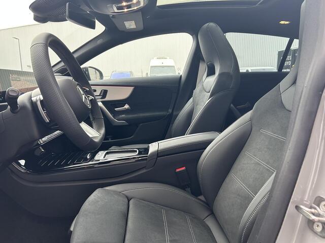 Mercedes-Benz Cla Shooting Brake 180 Business Solution AMG | AMG Plus Pakket | Night Pakket | Panoramadak | Burmester 3D Surround | 360° Camera | DISTRONIC Afstandsassistent | Dodehoekassistent | Head-up Display | MULTIBEAM LED Koplampen | Elektrisch Verstelbare Stoelen + Memory | Stoelv
