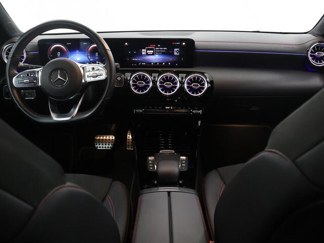 Mercedes-Benz Cla Shooting Brake 250 e Premium | AMG | Widescreen | Stoelverwarming | Sfeerverlichting | Achteruitrijcamera |