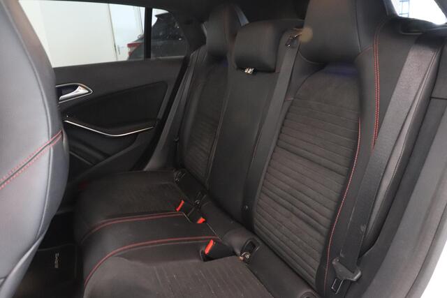 Mercedes-Benz Cla Shooting Brake 250 Prestige | AMG line | Panoramadak | Camera | AppleCarplay | Trekhaak |