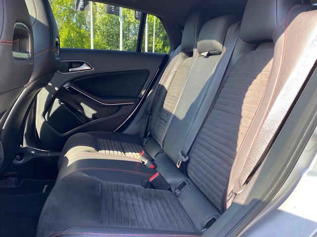 Mercedes-Benz Cla Shooting Brake 200 Ambition AMG-styling Panoramadak Camera Navigatie Cruise Nightpakket