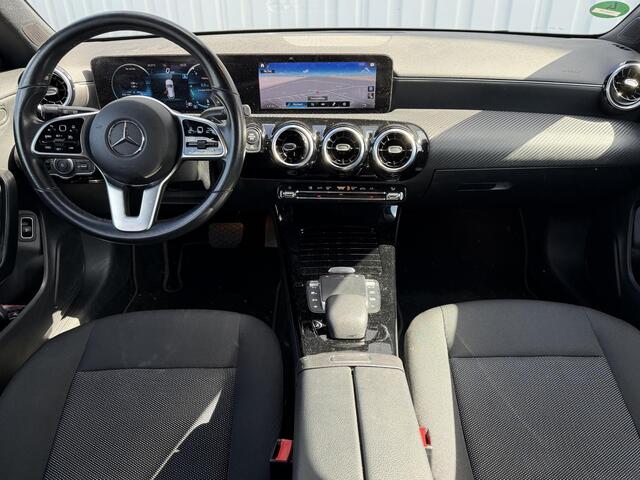 Mercedes-Benz Cla Shooting Brake 180 Business Solution | Trekhaak | All season banden | Apple Carplay/Android Auto