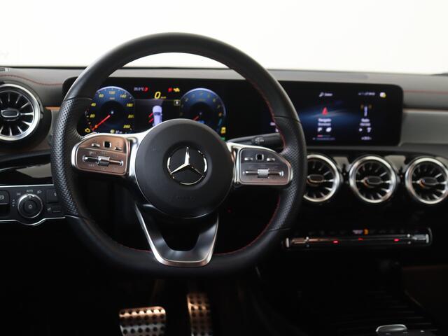 Mercedes-Benz Cla Shooting Brake 250 e AMG Line | Trekhaak | EASY PACK | AMG 18 INCH | Carplay | Navigatie |