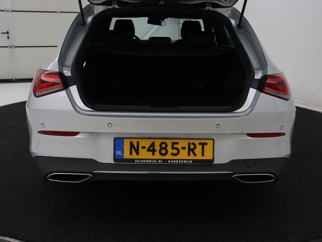 Mercedes-Benz Cla Shooting Brake 180 Business Solution | Stoelverwarming | Carplay | Camera | Half leder | Widescreen | Dodehoek detectie | Navigatie | Park Assist | Cruise control