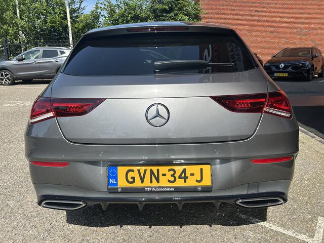 Mercedes-Benz Cla Shooting Brake 200 Business Solution AMG Night Edition // PANO/SCHUIFKANTELDAK // STANDKACHEL // FULL LED // NAVI // CAMERA // SFEERVERLICHTING // SPORTSTOELEN