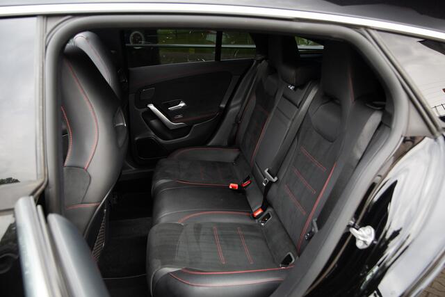 Mercedes-Benz Cla Shooting Brake 180 Business Solution AMG , Panoramadak, Trekhaak, Memory,