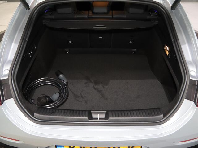 Mercedes-Benz Cla Shooting Brake 250+ Business Solution AMG 85 kWh | Elek. Trekhaak | Panoramadak | Stoelverwarming | Dodehoekassistent | Parkeercamera | Keyless Entry/Go | Apple Carplay/Android Auto |