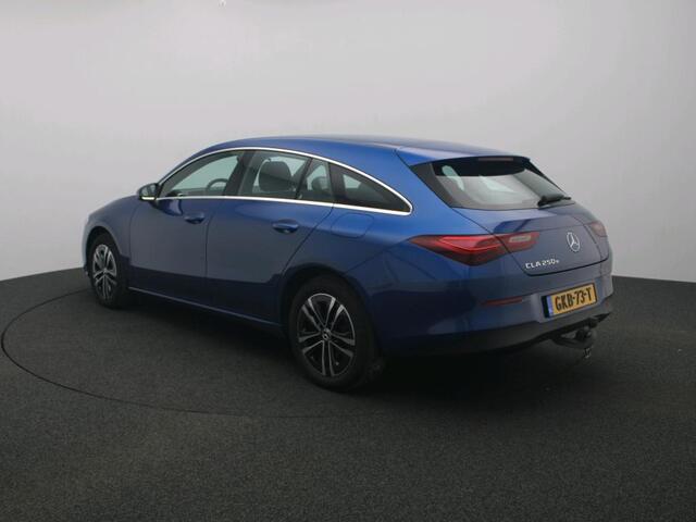 Mercedes-Benz Cla Shooting Brake 250 e Star Edition | Trekhaak | Ledkoplampen | Distronic | Parkeerpakket met achteruitrijcamera | Stoelverwarming. Inclusief 24 maanden MB Certified garantie voor Europa.