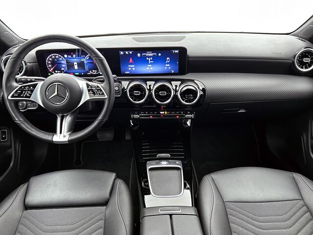 Mercedes-Benz Cla Shooting Brake 250 e Star Edition | Trekhaak | Ledkoplampen | Distronic | Parkeerpakket met achteruitrijcamera | Stoelverwarming. Inclusief 24 maanden MB Certified garantie voor Europa.