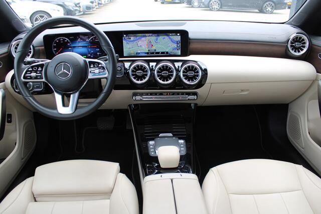 Mercedes-Benz Cla Shooting Brake 250e AUT8 Luxury Line PANORAMADAK LEDER MASSAGE SFEER 18''