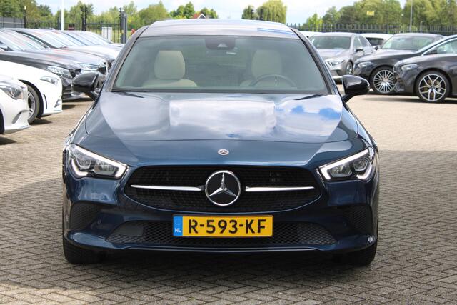 Mercedes-Benz Cla Shooting Brake 250e AUT8 Luxury Line PANORAMADAK LEDER MASSAGE SFEER 18''