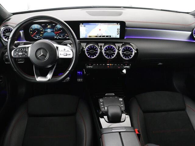 Mercedes-Benz Cla Shooting Brake 180 Business Solution AMG | Panoramadak | Stoelverwarming | Memory | Sfeerverlichting | Matrix LED | Leder/Alcantara | Side Assist | Widescreen | Navigatie | Camera | Climate control