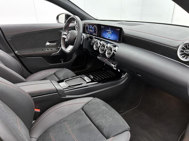 Mercedes-Benz Cla Shooting Brake 250 e Star Edition AMG Plug-In Hybride AMG Line | Night Pakket | Panoramadak | Parkeerpakket met 360°-camera | Memory Voorstoelen. Inclusief 24 maanden Mercedes-Benz Certified garantie voor Europa.