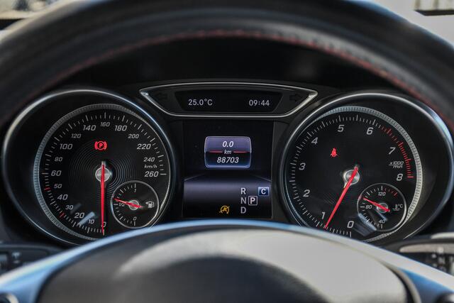Mercedes-Benz Cla Shooting Brake 180 Business Solution AMG