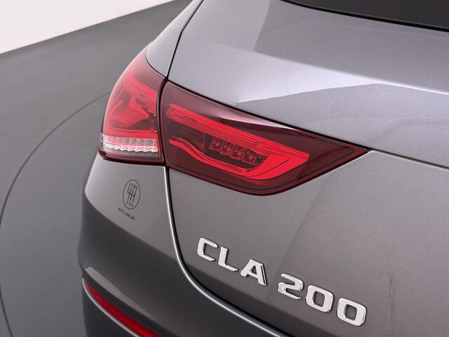 Mercedes-Benz Cla Shooting Brake 200 Business Solution AMG Pano | Sfeerverlichting | Camera | Stoelverwarming |