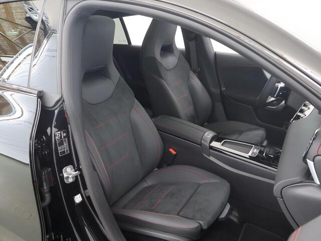 Mercedes-Benz Cla Shooting Brake 180 Business Solution AMG | Premium Plus | Night Pakket | Panoramadak | Elek. Sportstoelen met Geheugen | Multispaaks Velgen | HUD | Apple Carplay/Android Auto | Dodehoekassistent | 360° camera | Stoelverwarming |