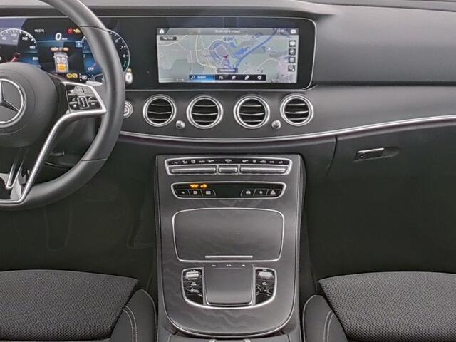 Mercedes-Benz E-KLASSE 300 e Avantgarde Distronic WideScreen LED Camera