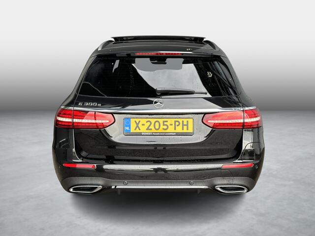 Mercedes-Benz E-KLASSE 300 e | Bruin leder | Panoramadak | Trekhaak | Night Pakket | Burmester Surround Sound | Head-up Display | 360° Camera | Elektrisch Verstelbare Voorstoelen + Memory | Apple CarPlay | Android Auto | Showmodel SALE